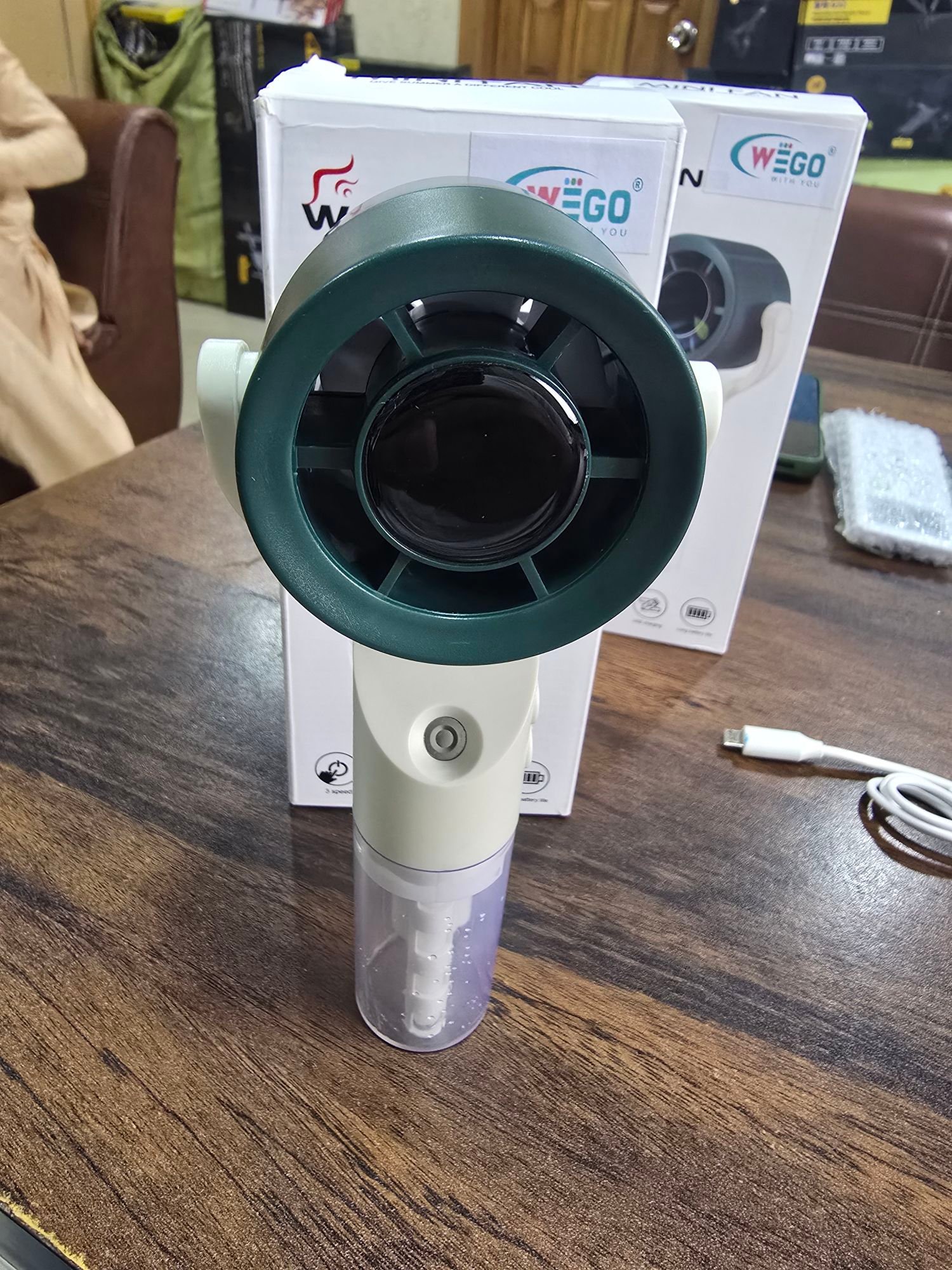 Wego Portable Handy Cooling Fan With Rechargeable - Image 3