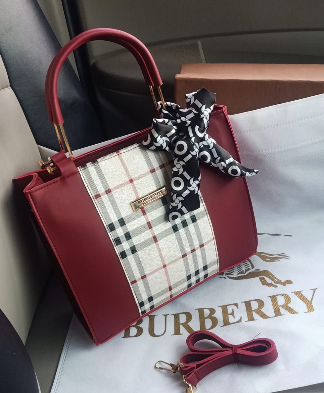 Burberry stylish bag
