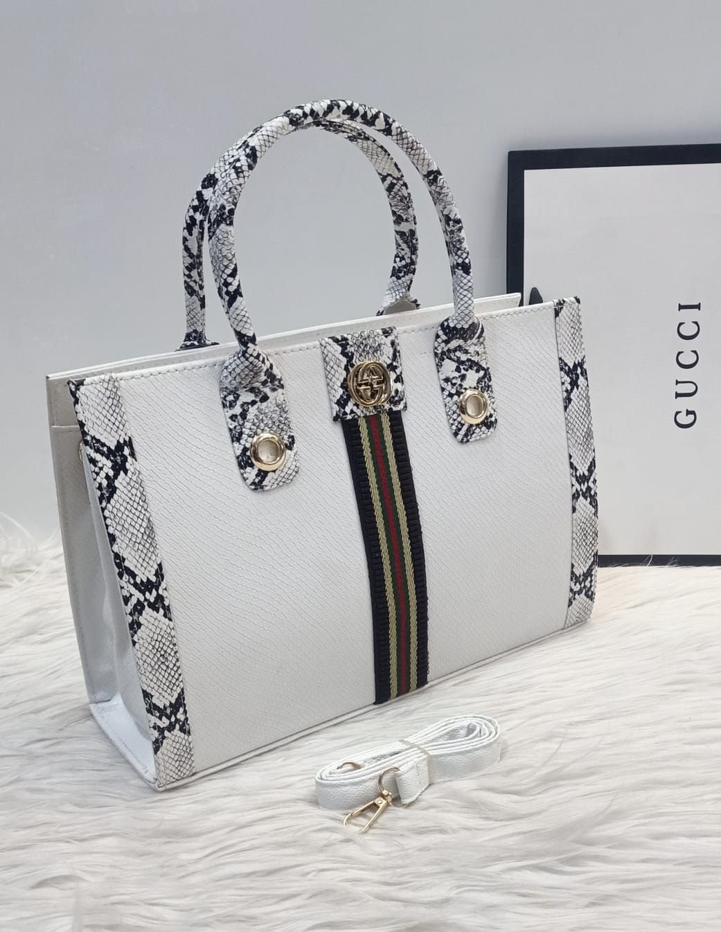 Girls purse new - Image 3